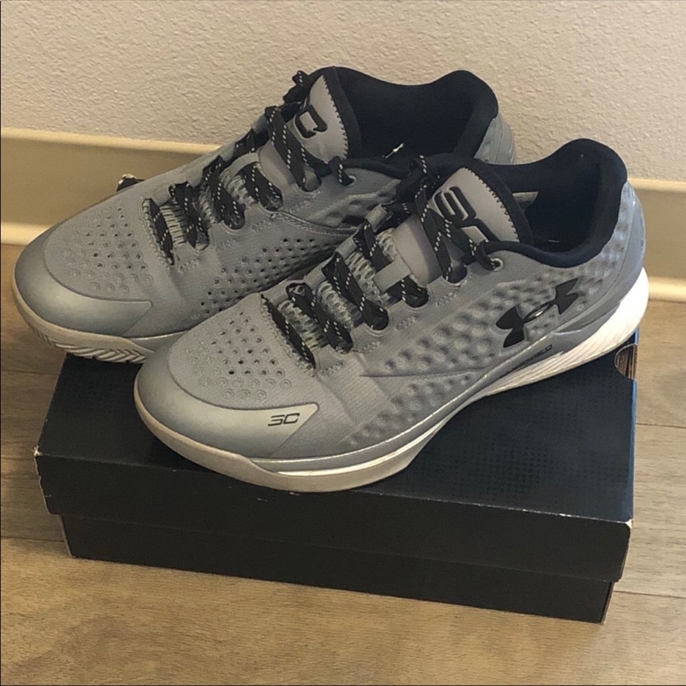 ❌SOLD❌ Under Armour Curry 1 Low